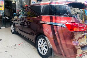Viền Chân Kính Kia Sedona 2020