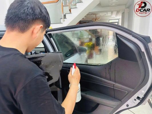 Dán phim cách nhiệt Vinfast VF5 dịch vụ thi công tận nơi không phát sinh chi phí.