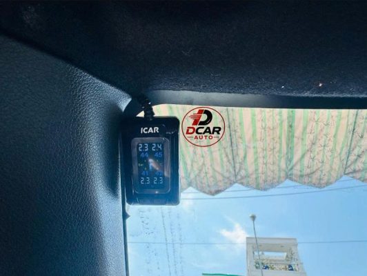 Màn hình cảm biến áp suất lốp và nhiệt độ lốp xe.