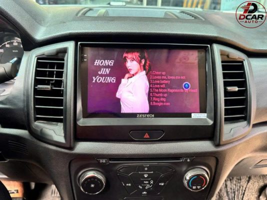 Màn hình Ford Ranger XLS 2019 chính hãng.
