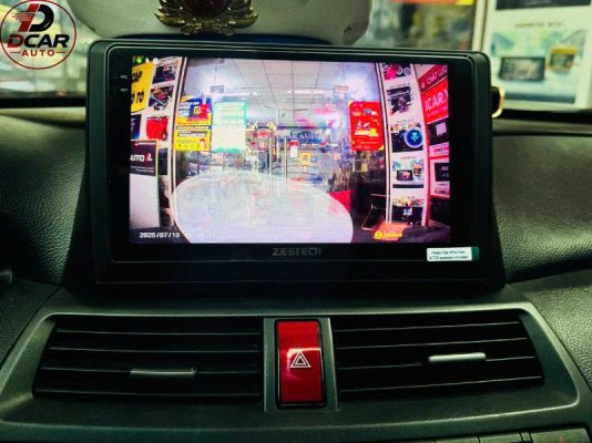 Màn hình Honda Accord 2011 sử dụng mặt dưỡng và giắc cắm zin theo xe Honda Accord 2011 nhập khẩu.