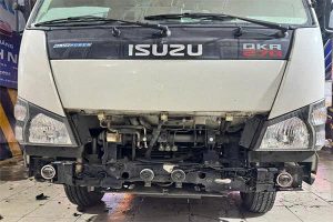 Bi led gầm xe Isuzu QKR 270