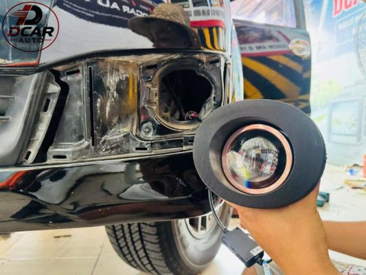Lắp bi led gầm Toyota Fortuner giá rẻ.