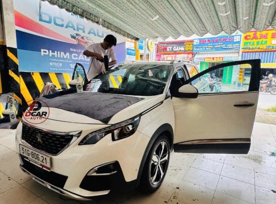 Dán phim cách nhiệt xe Peugeot 3008 gói phim cách nhiệt Ceramax Hàn Quốc cao cấp.