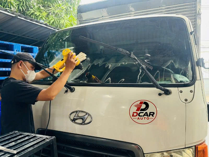 Dán phim cách nhiệt xe tải Hyundai HD65