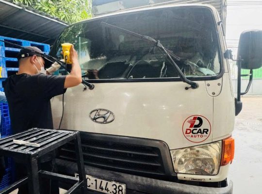 Dán phim cách nhiệt xe tải Hyundai HD65