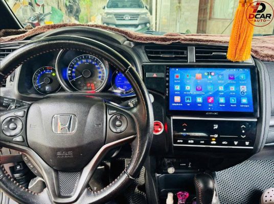 Màn hình ô tô Honda Jazz chạy hệ điều hành android chính hãng.