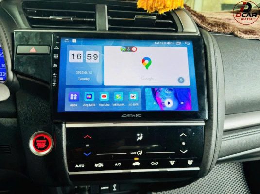 Màn hình ô tô Honda Jazz lắp đặt cắm giắc zin theo xe.