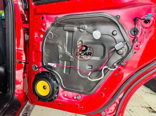 Dcar Auto địa chỉ nâng cấp âm thanh Vinfast VF6 cấu hình loa JL Audio C1 650 dòng loa cao cấp đến từ Mỹ.
