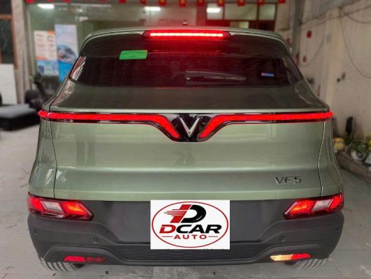 Led cánh chim Vinfast VF5 trước và sau xe.