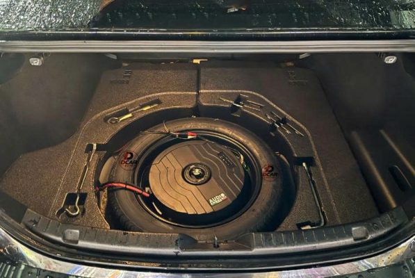 Loa sub đặt sau cốp ô tô loa sub điện Audio System 