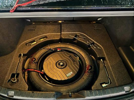 Nâng cấp âm thanh cấu hình loa Bass mạnh mẽ,âm thanh cao cấp cùng loa sub điện Audio System của Italia.