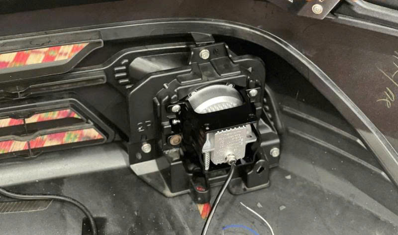 Bi led gầm Xpander Aozoom WASP