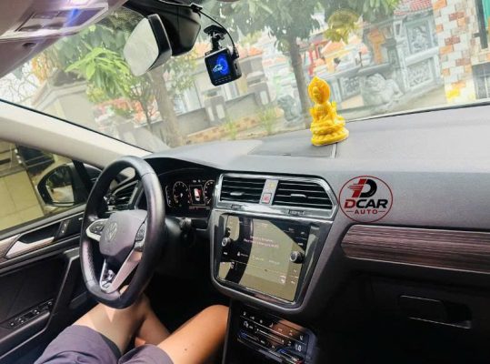 Android box xe Volkswagen Tiguan chuyển đổi màn hình nguyên bản sang màn hình android.