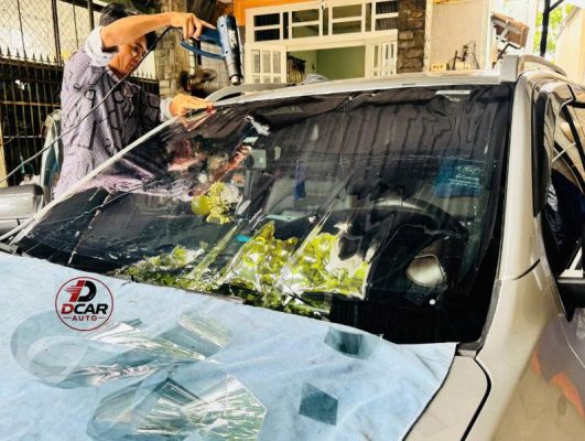 Dán phim cách nhiệt 3M Ford Ranger dòng phim CR60 cao cấp.