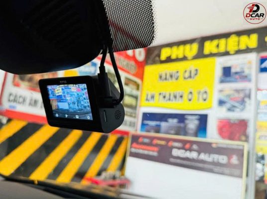 Lắp camera hành trình 70mai A800SE ghi hình 4K siêu rõ nét.