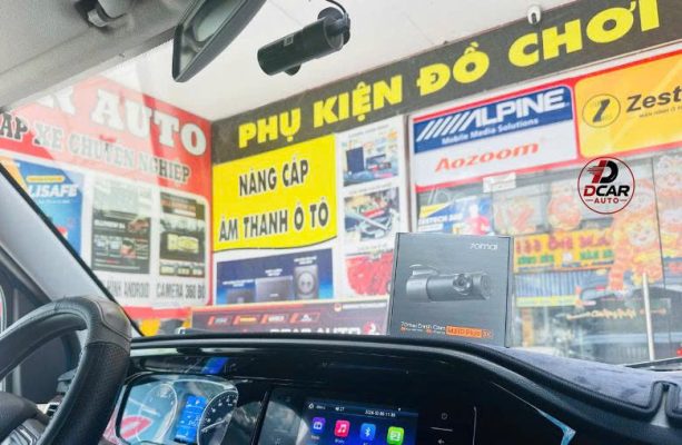 Camera hành trình quay trước ô tô