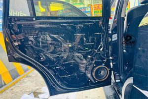 Dán cách âm cửa Toyota Landcruiser