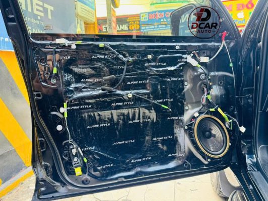 Thi công cách âm cửa ô tô tại Quận 12