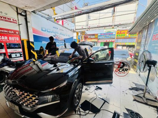 Dcar Auto địa chỉ dán phim cách nhiệt ô tô chính hãng,giá tốt và bảo hành uy tín.