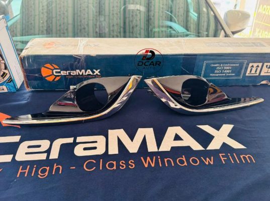 Mặt dưỡng làm thủ công sơn đen bóng giúp đèn gầm sau lắp đặt trở nên hoàn hảo hơn.