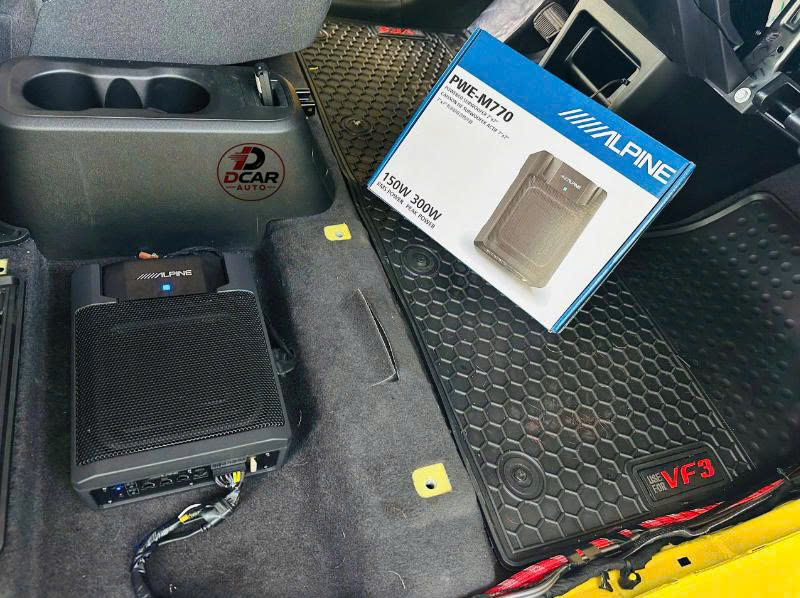 Lắp loa sub Vinfast VF3 loa sub Alpine PWE-M770 cao cấp.