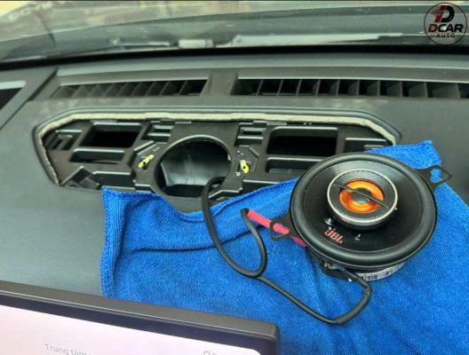 Lắp loa trung tâm JBL xe Jaecoo J7 