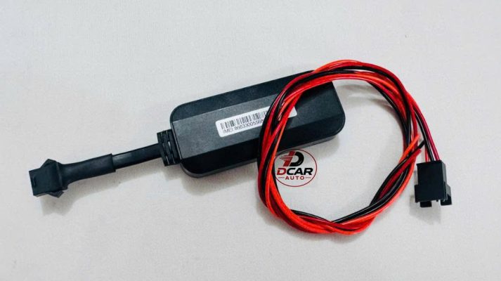 Thiết bị định vị ô tô nhỏ gọn,lắp đặt âm bên trong xe.