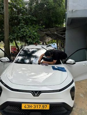 Dán phim cách nhiệt ô tô Hòa Xuân Đà Nẵng giá rẻ,chính hãng,bảo hành dài hạn.