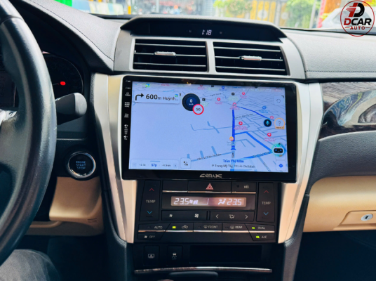 Bản đồ chỉ đường Việt Map cảnh báo tốc độ và camera phạt nguội.