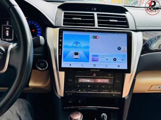 Màn Hình Toyota Camry 2015 tích hợp phần mềm ra lệnh giọng nói KiKi.