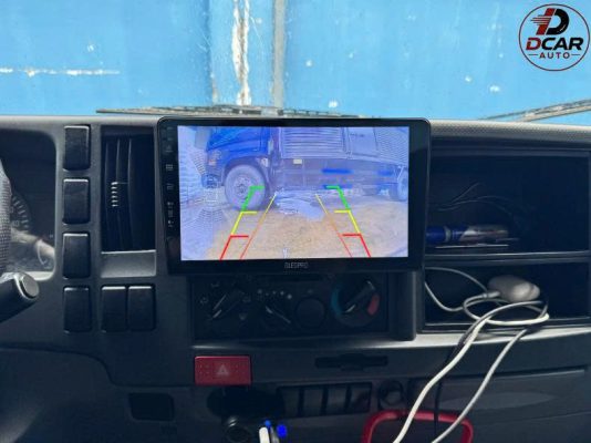 Màn hình xe tải ISUZU QKR 210 tích hợp camera lùi AHD.